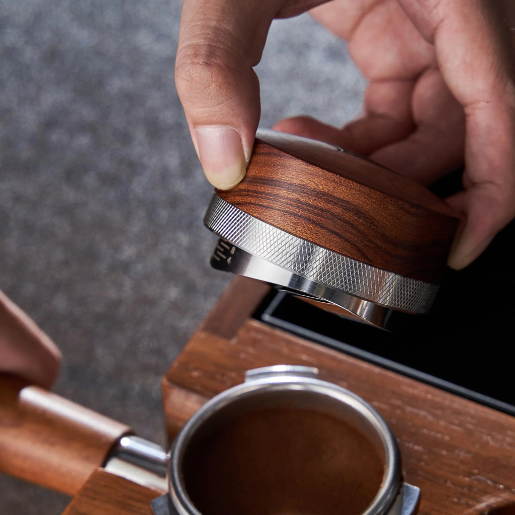 KNODOS Espresso Distribution Tool 58mm Wooden Coffee Distributor Adjustable Depth Stainless Steel Espresso Leveler Premium Espresso Machine Accessories For Coffee Bar
